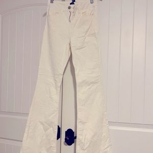 NEVER WORN: Flare Leg Stretch Jean White